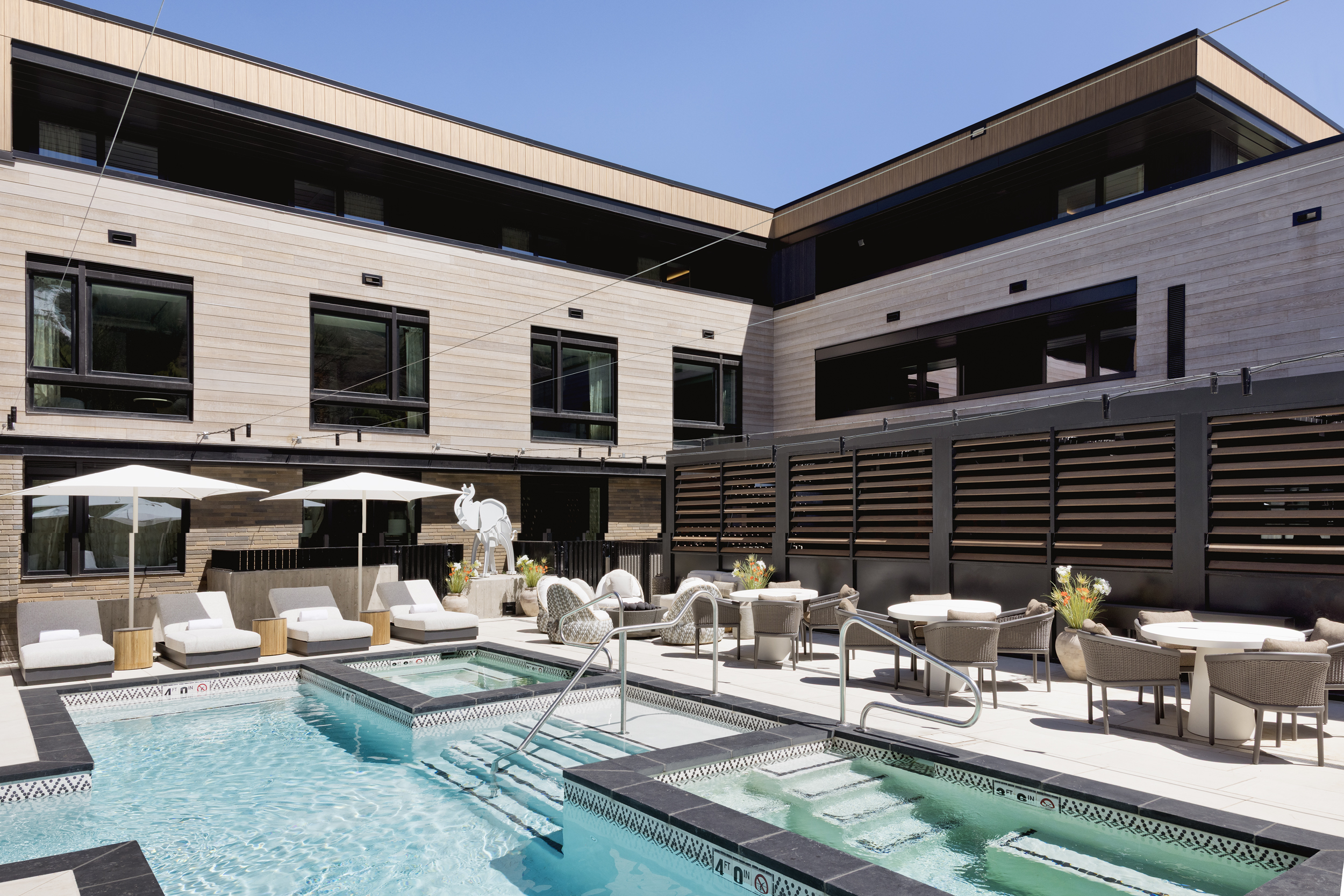 Image of outdoor pool, image courtesy of White Elephant Aspen
