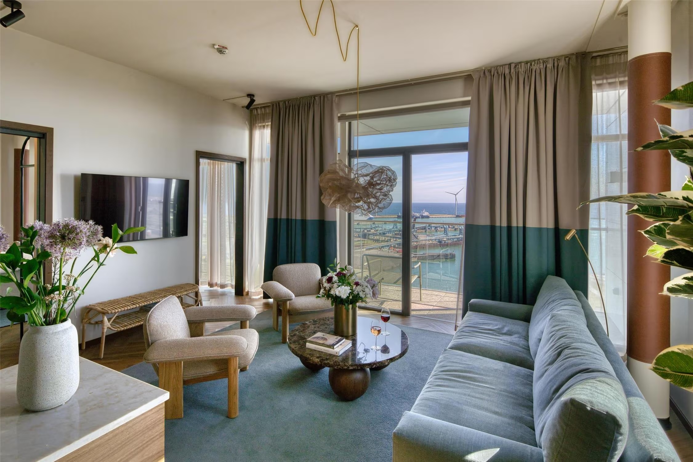 Suite Interior, image courtesy of Willow WorldHotels Crafted