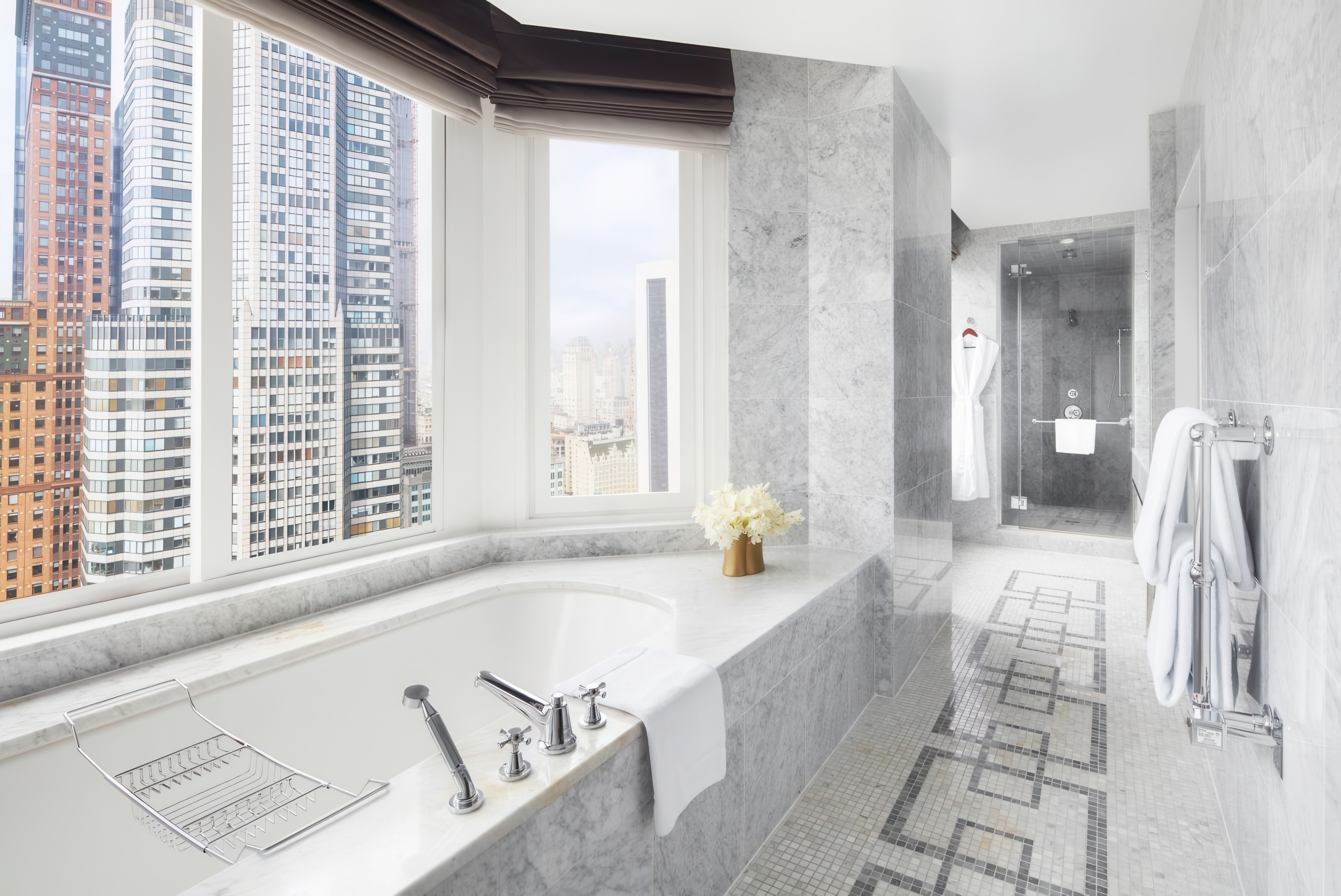 Penthouse, image courtesy of The London, a Luxury Collection Hotele-bathroom-gigapixel.jpeg
