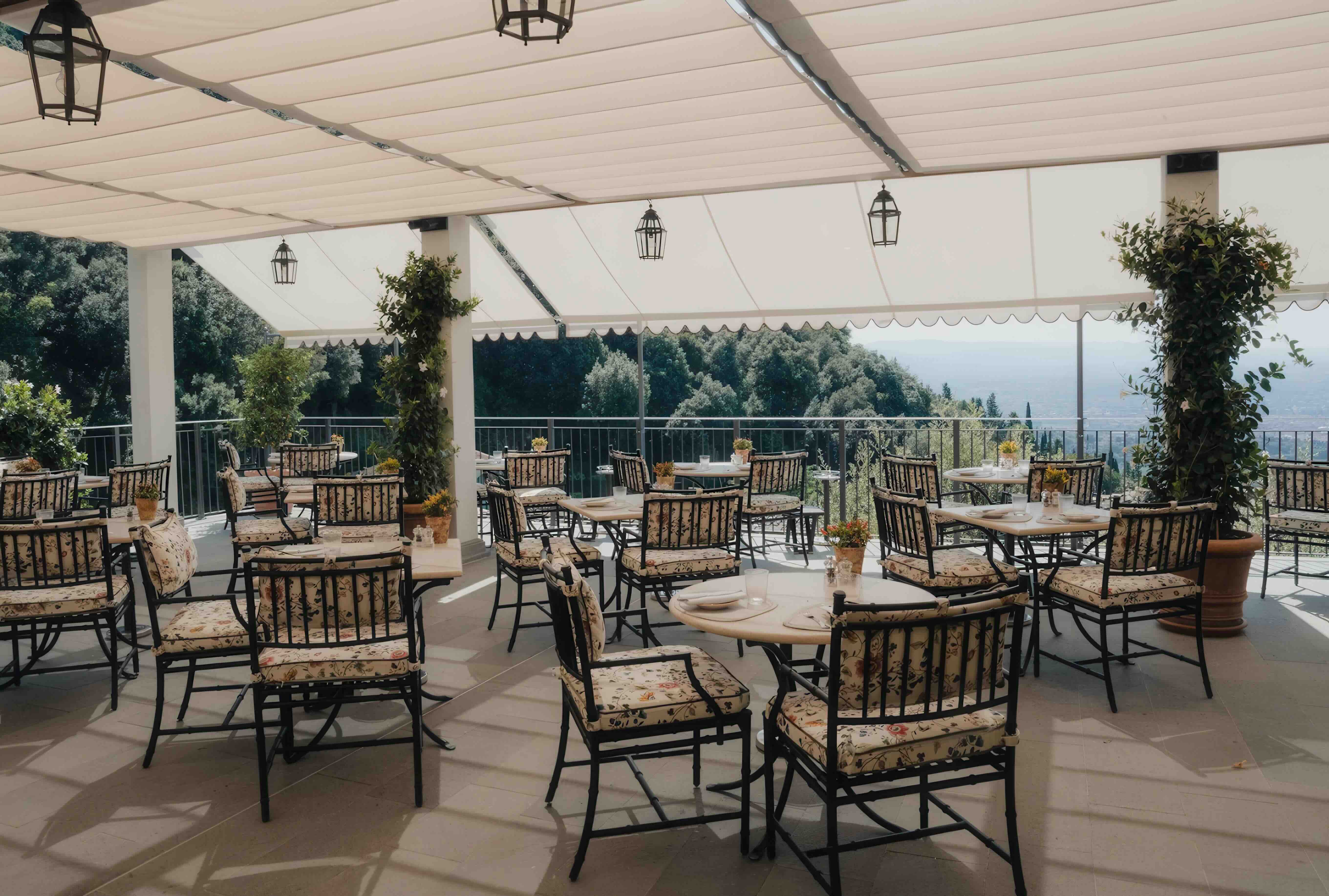 Dining, image courtesy of Villa San Michele, A Belmond Hotel