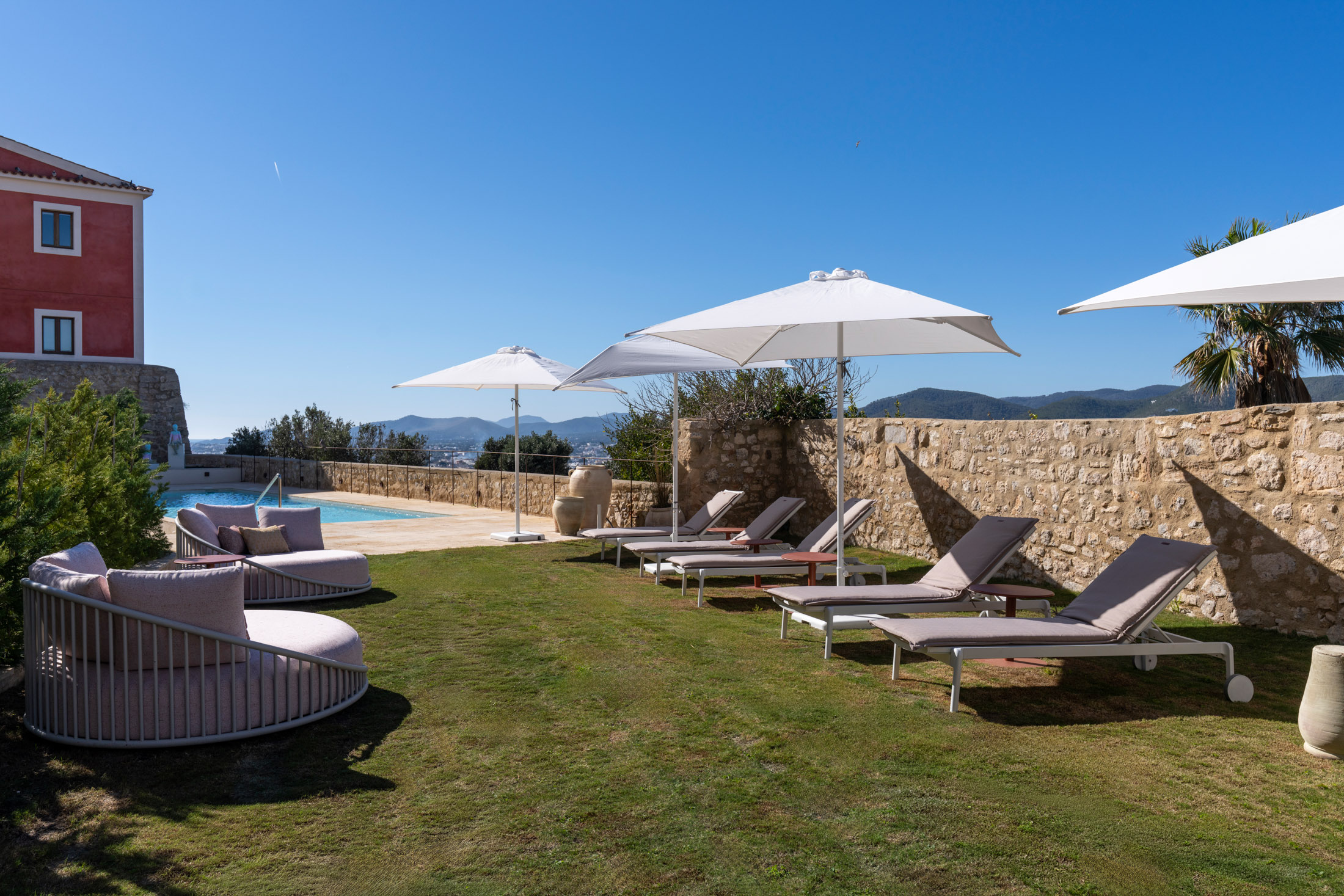 Image of the Exterior Pool, courtesy of Parador de Ibiza