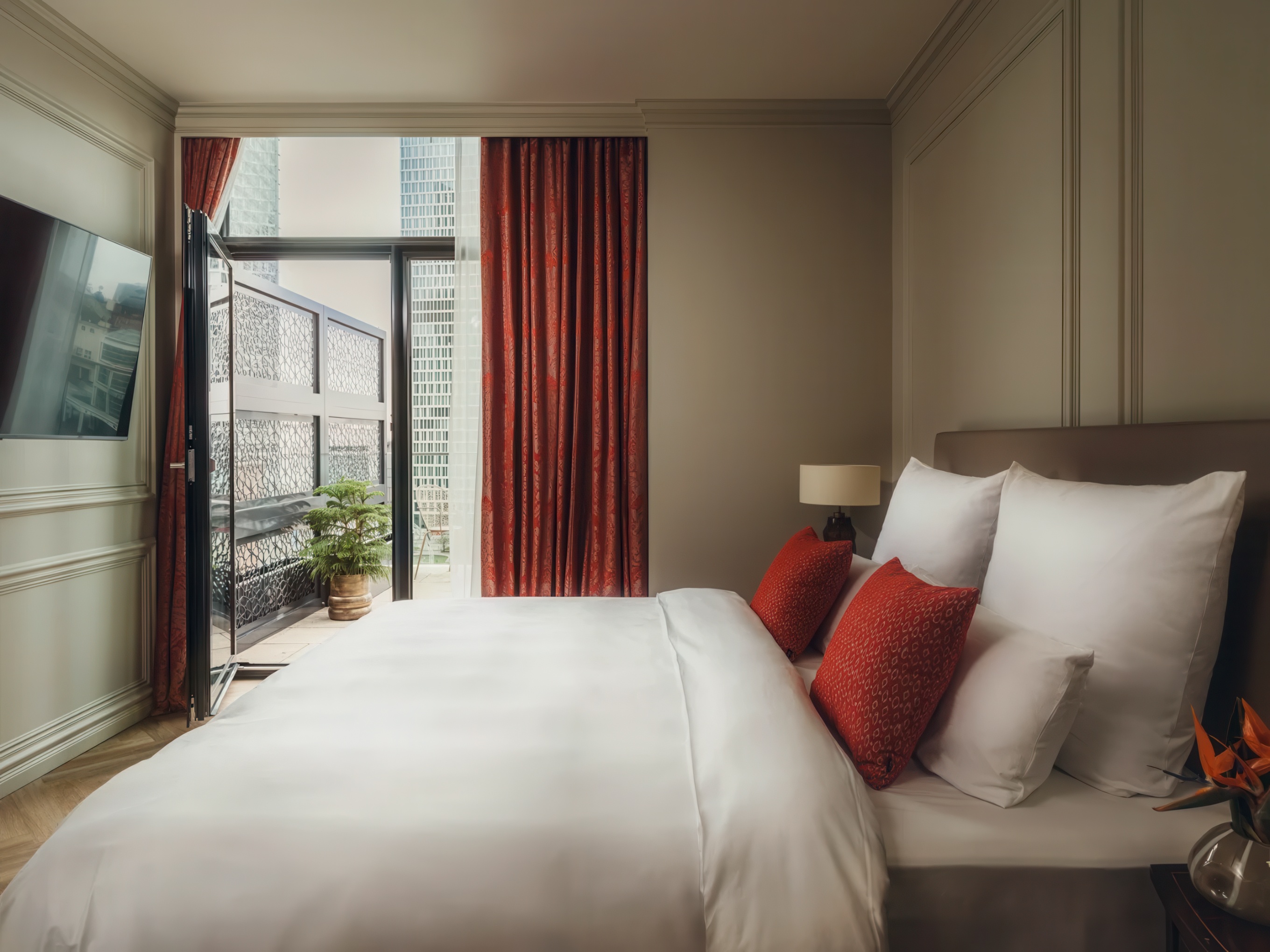 image of the Executive Suite with Balcony, courtesy of Taj