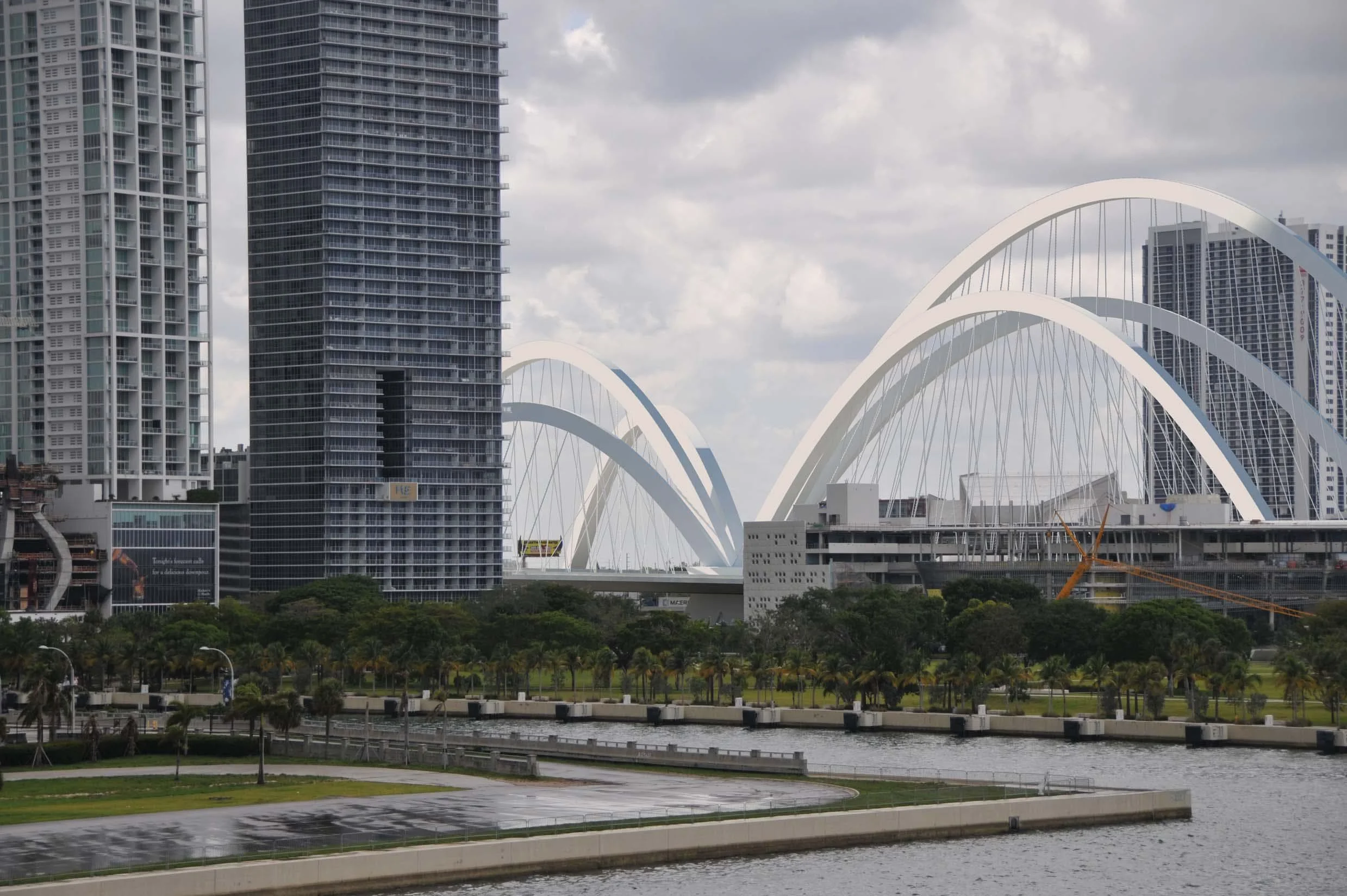 Miami Signature Bridge — Park in Downtown Miami