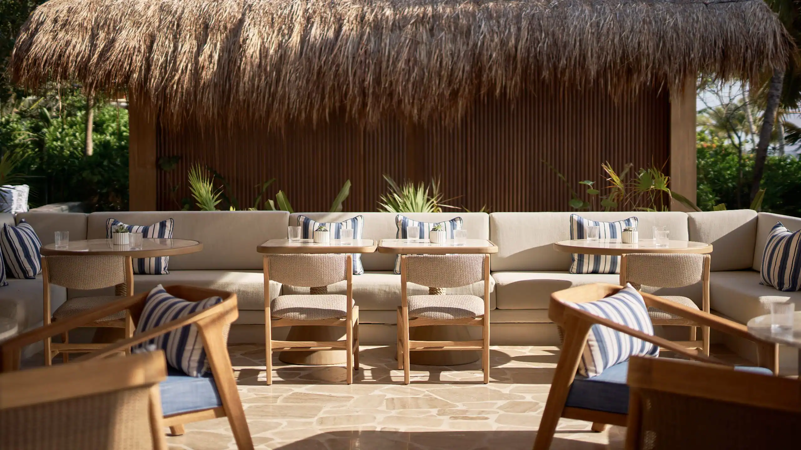 image of dining venue Alisio Beach Club, image courtesy of Alila Mayakoba