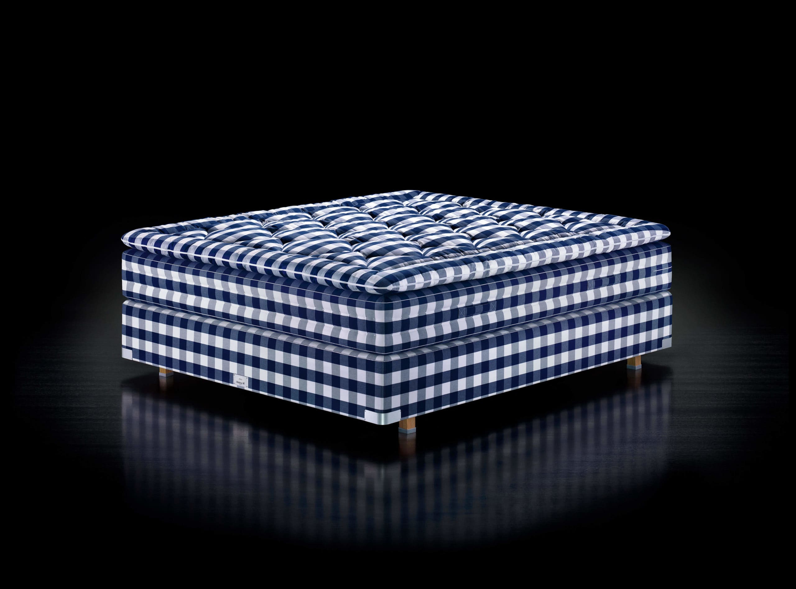 The world's best bed for athletes is now only at Hästens Palm Beach